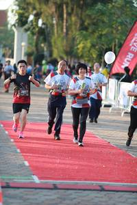 BIB: 2817
                            <button type="button" onclick="openModal(6500182)" class="btn btn-primary btn-sm float-right btn-popup" data-toggle="modal" data-target=".modal-high-quality">
                        <i class="fas fa-shopping-cart"></i> Add to Cart
                    </button>
                                            <button type="button" onclick="isThisMe(6500182, true)" class="btn btn-success btn-sm float-right btn-popup btn-isme hidden" data-toggle="tooltip" data-placement="bottom" title="นี่คือรูปของคุณใช่ไหม คลิกที่นี่เพื่อเอาเข้าอัลบั้ม">
                        <i class="fas fa-plus"></i> Add to album
                    </button>
                    <button type="button" onclick="isThisMe(6500182, false)" class="btn btn-warning btn-sm float-right btn-popup btn-isnotme hidden">
                        <i class="fas fa-ban"></i> Remove from album
                    </button>