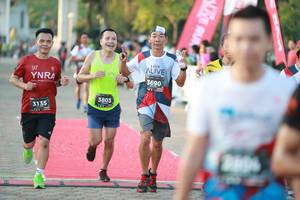 BIB: 3690, 3803, 3135
                            <button type="button" onclick="openModal(6493415)" class="btn btn-primary btn-sm float-right btn-popup" data-toggle="modal" data-target=".modal-high-quality">
                        <i class="fas fa-shopping-cart"></i> Add to Cart
                    </button>
                                            <button type="button" onclick="isThisMe(6493415, true)" class="btn btn-success btn-sm float-right btn-popup btn-isme hidden" data-toggle="tooltip" data-placement="bottom" title="นี่คือรูปของคุณใช่ไหม คลิกที่นี่เพื่อเอาเข้าอัลบั้ม">
                        <i class="fas fa-plus"></i> Add to album
                    </button>
                    <button type="button" onclick="isThisMe(6493415, false)" class="btn btn-warning btn-sm float-right btn-popup btn-isnotme hidden">
                        <i class="fas fa-ban"></i> Remove from album
                    </button>