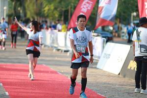 BIB: 2101
                            <button type="button" onclick="openModal(6500205)" class="btn btn-primary btn-sm float-right btn-popup" data-toggle="modal" data-target=".modal-high-quality">
                        <i class="fas fa-shopping-cart"></i> Add to Cart
                    </button>
                                            <button type="button" onclick="isThisMe(6500205, true)" class="btn btn-success btn-sm float-right btn-popup btn-isme hidden" data-toggle="tooltip" data-placement="bottom" title="นี่คือรูปของคุณใช่ไหม คลิกที่นี่เพื่อเอาเข้าอัลบั้ม">
                        <i class="fas fa-plus"></i> Add to album
                    </button>
                    <button type="button" onclick="isThisMe(6500205, false)" class="btn btn-warning btn-sm float-right btn-popup btn-isnotme hidden">
                        <i class="fas fa-ban"></i> Remove from album
                    </button>