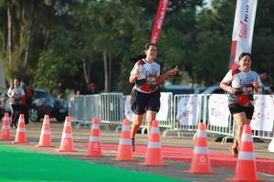 BIB: 3156, 3166
                            <button type="button" onclick="openModal(6504193)" class="btn btn-primary btn-sm float-right btn-popup" data-toggle="modal" data-target=".modal-high-quality">
                        <i class="fas fa-shopping-cart"></i> Add to Cart
                    </button>
                                            <button type="button" onclick="isThisMe(6504193, true)" class="btn btn-success btn-sm float-right btn-popup btn-isme hidden" data-toggle="tooltip" data-placement="bottom" title="นี่คือรูปของคุณใช่ไหม คลิกที่นี่เพื่อเอาเข้าอัลบั้ม">
                        <i class="fas fa-plus"></i> Add to album
                    </button>
                    <button type="button" onclick="isThisMe(6504193, false)" class="btn btn-warning btn-sm float-right btn-popup btn-isnotme hidden">
                        <i class="fas fa-ban"></i> Remove from album
                    </button>