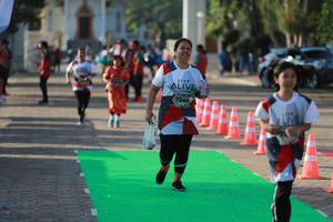 BIB: 7544
                            <button type="button" onclick="openModal(6505303)" class="btn btn-primary btn-sm float-right btn-popup" data-toggle="modal" data-target=".modal-high-quality">
                        <i class="fas fa-shopping-cart"></i> Add to Cart
                    </button>
                                            <button type="button" onclick="isThisMe(6505303, true)" class="btn btn-success btn-sm float-right btn-popup btn-isme hidden" data-toggle="tooltip" data-placement="bottom" title="นี่คือรูปของคุณใช่ไหม คลิกที่นี่เพื่อเอาเข้าอัลบั้ม">
                        <i class="fas fa-plus"></i> Add to album
                    </button>
                    <button type="button" onclick="isThisMe(6505303, false)" class="btn btn-warning btn-sm float-right btn-popup btn-isnotme hidden">
                        <i class="fas fa-ban"></i> Remove from album
                    </button>