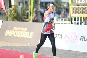 BIB: 3618
                            <button type="button" onclick="openModal(6502941)" class="btn btn-primary btn-sm float-right btn-popup" data-toggle="modal" data-target=".modal-high-quality">
                        <i class="fas fa-shopping-cart"></i> Add to Cart
                    </button>
                                            <button type="button" onclick="isThisMe(6502941, true)" class="btn btn-success btn-sm float-right btn-popup btn-isme hidden" data-toggle="tooltip" data-placement="bottom" title="นี่คือรูปของคุณใช่ไหม คลิกที่นี่เพื่อเอาเข้าอัลบั้ม">
                        <i class="fas fa-plus"></i> Add to album
                    </button>
                    <button type="button" onclick="isThisMe(6502941, false)" class="btn btn-warning btn-sm float-right btn-popup btn-isnotme hidden">
                        <i class="fas fa-ban"></i> Remove from album
                    </button>