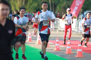 BIB: 7781, 2845
                            <button type="button" onclick="openModal(6501799)" class="btn btn-primary btn-sm float-right btn-popup" data-toggle="modal" data-target=".modal-high-quality">
                        <i class="fas fa-shopping-cart"></i> Add to Cart
                    </button>
                                            <button type="button" onclick="isThisMe(6501799, true)" class="btn btn-success btn-sm float-right btn-popup btn-isme hidden" data-toggle="tooltip" data-placement="bottom" title="นี่คือรูปของคุณใช่ไหม คลิกที่นี่เพื่อเอาเข้าอัลบั้ม">
                        <i class="fas fa-plus"></i> Add to album
                    </button>
                    <button type="button" onclick="isThisMe(6501799, false)" class="btn btn-warning btn-sm float-right btn-popup btn-isnotme hidden">
                        <i class="fas fa-ban"></i> Remove from album
                    </button>