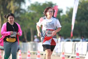 BIB: 911, 705
                            <button type="button" onclick="openModal(6504042)" class="btn btn-primary btn-sm float-right btn-popup" data-toggle="modal" data-target=".modal-high-quality">
                        <i class="fas fa-shopping-cart"></i> Add to Cart
                    </button>
                                            <button type="button" onclick="isThisMe(6504042, true)" class="btn btn-success btn-sm float-right btn-popup btn-isme hidden" data-toggle="tooltip" data-placement="bottom" title="นี่คือรูปของคุณใช่ไหม คลิกที่นี่เพื่อเอาเข้าอัลบั้ม">
                        <i class="fas fa-plus"></i> Add to album
                    </button>
                    <button type="button" onclick="isThisMe(6504042, false)" class="btn btn-warning btn-sm float-right btn-popup btn-isnotme hidden">
                        <i class="fas fa-ban"></i> Remove from album
                    </button>