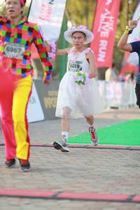 BIB: 6967, 6019, 2013
                            <button type="button" onclick="openModal(6498924)" class="btn btn-primary btn-sm float-right btn-popup" data-toggle="modal" data-target=".modal-high-quality">
                        <i class="fas fa-shopping-cart"></i> Add to Cart
                    </button>
                                            <button type="button" onclick="isThisMe(6498924, true)" class="btn btn-success btn-sm float-right btn-popup btn-isme hidden" data-toggle="tooltip" data-placement="bottom" title="นี่คือรูปของคุณใช่ไหม คลิกที่นี่เพื่อเอาเข้าอัลบั้ม">
                        <i class="fas fa-plus"></i> Add to album
                    </button>
                    <button type="button" onclick="isThisMe(6498924, false)" class="btn btn-warning btn-sm float-right btn-popup btn-isnotme hidden">
                        <i class="fas fa-ban"></i> Remove from album
                    </button>