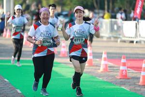 BIB: 6717, 6744
                            <button type="button" onclick="openModal(6502806)" class="btn btn-primary btn-sm float-right btn-popup" data-toggle="modal" data-target=".modal-high-quality">
                        <i class="fas fa-shopping-cart"></i> Add to Cart
                    </button>
                                            <button type="button" onclick="isThisMe(6502806, true)" class="btn btn-success btn-sm float-right btn-popup btn-isme hidden" data-toggle="tooltip" data-placement="bottom" title="นี่คือรูปของคุณใช่ไหม คลิกที่นี่เพื่อเอาเข้าอัลบั้ม">
                        <i class="fas fa-plus"></i> Add to album
                    </button>
                    <button type="button" onclick="isThisMe(6502806, false)" class="btn btn-warning btn-sm float-right btn-popup btn-isnotme hidden">
                        <i class="fas fa-ban"></i> Remove from album
                    </button>