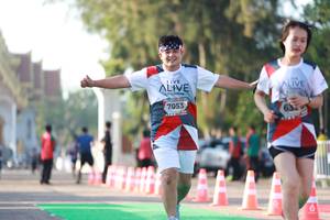 BIB: 7053
                            <button type="button" onclick="openModal(6503287)" class="btn btn-primary btn-sm float-right btn-popup" data-toggle="modal" data-target=".modal-high-quality">
                        <i class="fas fa-shopping-cart"></i> Add to Cart
                    </button>
                                            <button type="button" onclick="isThisMe(6503287, true)" class="btn btn-success btn-sm float-right btn-popup btn-isme hidden" data-toggle="tooltip" data-placement="bottom" title="นี่คือรูปของคุณใช่ไหม คลิกที่นี่เพื่อเอาเข้าอัลบั้ม">
                        <i class="fas fa-plus"></i> Add to album
                    </button>
                    <button type="button" onclick="isThisMe(6503287, false)" class="btn btn-warning btn-sm float-right btn-popup btn-isnotme hidden">
                        <i class="fas fa-ban"></i> Remove from album
                    </button>