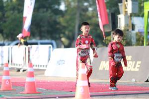 BIB: 8001, 8005
                            <button type="button" onclick="openModal(6503227)" class="btn btn-primary btn-sm float-right btn-popup" data-toggle="modal" data-target=".modal-high-quality">
                        <i class="fas fa-shopping-cart"></i> Add to Cart
                    </button>
                                            <button type="button" onclick="isThisMe(6503227, true)" class="btn btn-success btn-sm float-right btn-popup btn-isme hidden" data-toggle="tooltip" data-placement="bottom" title="นี่คือรูปของคุณใช่ไหม คลิกที่นี่เพื่อเอาเข้าอัลบั้ม">
                        <i class="fas fa-plus"></i> Add to album
                    </button>
                    <button type="button" onclick="isThisMe(6503227, false)" class="btn btn-warning btn-sm float-right btn-popup btn-isnotme hidden">
                        <i class="fas fa-ban"></i> Remove from album
                    </button>