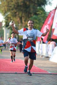 BIB: 2633
                            <button type="button" onclick="openModal(6499048)" class="btn btn-primary btn-sm float-right btn-popup" data-toggle="modal" data-target=".modal-high-quality">
                        <i class="fas fa-shopping-cart"></i> Add to Cart
                    </button>
                                            <button type="button" onclick="isThisMe(6499048, true)" class="btn btn-success btn-sm float-right btn-popup btn-isme hidden" data-toggle="tooltip" data-placement="bottom" title="นี่คือรูปของคุณใช่ไหม คลิกที่นี่เพื่อเอาเข้าอัลบั้ม">
                        <i class="fas fa-plus"></i> Add to album
                    </button>
                    <button type="button" onclick="isThisMe(6499048, false)" class="btn btn-warning btn-sm float-right btn-popup btn-isnotme hidden">
                        <i class="fas fa-ban"></i> Remove from album
                    </button>