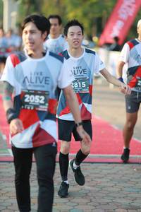 BIB: 2815, 2052
                            <button type="button" onclick="openModal(6500125)" class="btn btn-primary btn-sm float-right btn-popup" data-toggle="modal" data-target=".modal-high-quality">
                        <i class="fas fa-shopping-cart"></i> Add to Cart
                    </button>
                                            <button type="button" onclick="isThisMe(6500125, true)" class="btn btn-success btn-sm float-right btn-popup btn-isme hidden" data-toggle="tooltip" data-placement="bottom" title="นี่คือรูปของคุณใช่ไหม คลิกที่นี่เพื่อเอาเข้าอัลบั้ม">
                        <i class="fas fa-plus"></i> Add to album
                    </button>
                    <button type="button" onclick="isThisMe(6500125, false)" class="btn btn-warning btn-sm float-right btn-popup btn-isnotme hidden">
                        <i class="fas fa-ban"></i> Remove from album
                    </button>