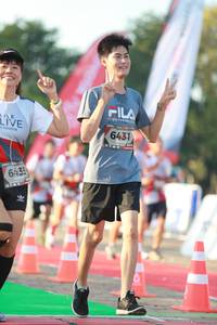 BIB: 6431, 6435
                            <button type="button" onclick="openModal(6502480)" class="btn btn-primary btn-sm float-right btn-popup" data-toggle="modal" data-target=".modal-high-quality">
                        <i class="fas fa-shopping-cart"></i> Add to Cart
                    </button>
                                            <button type="button" onclick="isThisMe(6502480, true)" class="btn btn-success btn-sm float-right btn-popup btn-isme hidden" data-toggle="tooltip" data-placement="bottom" title="นี่คือรูปของคุณใช่ไหม คลิกที่นี่เพื่อเอาเข้าอัลบั้ม">
                        <i class="fas fa-plus"></i> Add to album
                    </button>
                    <button type="button" onclick="isThisMe(6502480, false)" class="btn btn-warning btn-sm float-right btn-popup btn-isnotme hidden">
                        <i class="fas fa-ban"></i> Remove from album
                    </button>