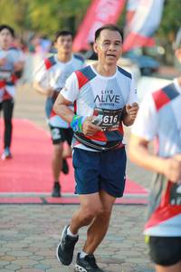 BIB: 616
                            <button type="button" onclick="openModal(6500115)" class="btn btn-primary btn-sm float-right btn-popup" data-toggle="modal" data-target=".modal-high-quality">
                        <i class="fas fa-shopping-cart"></i> Add to Cart
                    </button>
                                            <button type="button" onclick="isThisMe(6500115, true)" class="btn btn-success btn-sm float-right btn-popup btn-isme hidden" data-toggle="tooltip" data-placement="bottom" title="นี่คือรูปของคุณใช่ไหม คลิกที่นี่เพื่อเอาเข้าอัลบั้ม">
                        <i class="fas fa-plus"></i> Add to album
                    </button>
                    <button type="button" onclick="isThisMe(6500115, false)" class="btn btn-warning btn-sm float-right btn-popup btn-isnotme hidden">
                        <i class="fas fa-ban"></i> Remove from album
                    </button>