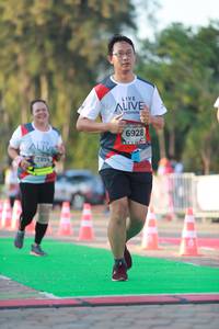 BIB: 6928, 799
                            <button type="button" onclick="openModal(6501488)" class="btn btn-primary btn-sm float-right btn-popup" data-toggle="modal" data-target=".modal-high-quality">
                        <i class="fas fa-shopping-cart"></i> Add to Cart
                    </button>
                                            <button type="button" onclick="isThisMe(6501488, true)" class="btn btn-success btn-sm float-right btn-popup btn-isme hidden" data-toggle="tooltip" data-placement="bottom" title="นี่คือรูปของคุณใช่ไหม คลิกที่นี่เพื่อเอาเข้าอัลบั้ม">
                        <i class="fas fa-plus"></i> Add to album
                    </button>
                    <button type="button" onclick="isThisMe(6501488, false)" class="btn btn-warning btn-sm float-right btn-popup btn-isnotme hidden">
                        <i class="fas fa-ban"></i> Remove from album
                    </button>