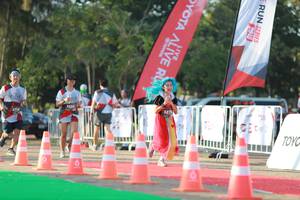 BIB: 2919
                            <button type="button" onclick="openModal(6504640)" class="btn btn-primary btn-sm float-right btn-popup" data-toggle="modal" data-target=".modal-high-quality">
                        <i class="fas fa-shopping-cart"></i> Add to Cart
                    </button>
                                            <button type="button" onclick="isThisMe(6504640, true)" class="btn btn-success btn-sm float-right btn-popup btn-isme hidden" data-toggle="tooltip" data-placement="bottom" title="นี่คือรูปของคุณใช่ไหม คลิกที่นี่เพื่อเอาเข้าอัลบั้ม">
                        <i class="fas fa-plus"></i> Add to album
                    </button>
                    <button type="button" onclick="isThisMe(6504640, false)" class="btn btn-warning btn-sm float-right btn-popup btn-isnotme hidden">
                        <i class="fas fa-ban"></i> Remove from album
                    </button>