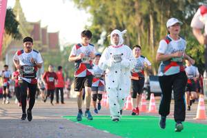 BIB: 6125, 6011, 6997
                            <button type="button" onclick="openModal(6500963)" class="btn btn-primary btn-sm float-right btn-popup" data-toggle="modal" data-target=".modal-high-quality">
                        <i class="fas fa-shopping-cart"></i> Add to Cart
                    </button>
                                            <button type="button" onclick="isThisMe(6500963, true)" class="btn btn-success btn-sm float-right btn-popup btn-isme hidden" data-toggle="tooltip" data-placement="bottom" title="นี่คือรูปของคุณใช่ไหม คลิกที่นี่เพื่อเอาเข้าอัลบั้ม">
                        <i class="fas fa-plus"></i> Add to album
                    </button>
                    <button type="button" onclick="isThisMe(6500963, false)" class="btn btn-warning btn-sm float-right btn-popup btn-isnotme hidden">
                        <i class="fas fa-ban"></i> Remove from album
                    </button>