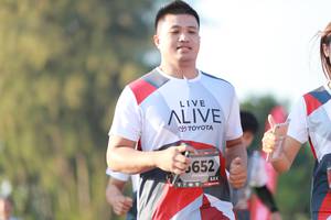 BIB: 652
                            <button type="button" onclick="openModal(6503885)" class="btn btn-primary btn-sm float-right btn-popup" data-toggle="modal" data-target=".modal-high-quality">
                        <i class="fas fa-shopping-cart"></i> Add to Cart
                    </button>
                                            <button type="button" onclick="isThisMe(6503885, true)" class="btn btn-success btn-sm float-right btn-popup btn-isme hidden" data-toggle="tooltip" data-placement="bottom" title="นี่คือรูปของคุณใช่ไหม คลิกที่นี่เพื่อเอาเข้าอัลบั้ม">
                        <i class="fas fa-plus"></i> Add to album
                    </button>
                    <button type="button" onclick="isThisMe(6503885, false)" class="btn btn-warning btn-sm float-right btn-popup btn-isnotme hidden">
                        <i class="fas fa-ban"></i> Remove from album
                    </button>