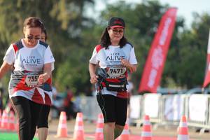 BIB: 7471, 735
                            <button type="button" onclick="openModal(6504243)" class="btn btn-primary btn-sm float-right btn-popup" data-toggle="modal" data-target=".modal-high-quality">
                        <i class="fas fa-shopping-cart"></i> Add to Cart
                    </button>
                                            <button type="button" onclick="isThisMe(6504243, true)" class="btn btn-success btn-sm float-right btn-popup btn-isme hidden" data-toggle="tooltip" data-placement="bottom" title="นี่คือรูปของคุณใช่ไหม คลิกที่นี่เพื่อเอาเข้าอัลบั้ม">
                        <i class="fas fa-plus"></i> Add to album
                    </button>
                    <button type="button" onclick="isThisMe(6504243, false)" class="btn btn-warning btn-sm float-right btn-popup btn-isnotme hidden">
                        <i class="fas fa-ban"></i> Remove from album
                    </button>