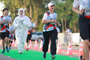 BIB: 612
                            <button type="button" onclick="openModal(6500968)" class="btn btn-primary btn-sm float-right btn-popup" data-toggle="modal" data-target=".modal-high-quality">
                        <i class="fas fa-shopping-cart"></i> Add to Cart
                    </button>
                                            <button type="button" onclick="isThisMe(6500968, true)" class="btn btn-success btn-sm float-right btn-popup btn-isme hidden" data-toggle="tooltip" data-placement="bottom" title="นี่คือรูปของคุณใช่ไหม คลิกที่นี่เพื่อเอาเข้าอัลบั้ม">
                        <i class="fas fa-plus"></i> Add to album
                    </button>
                    <button type="button" onclick="isThisMe(6500968, false)" class="btn btn-warning btn-sm float-right btn-popup btn-isnotme hidden">
                        <i class="fas fa-ban"></i> Remove from album
                    </button>