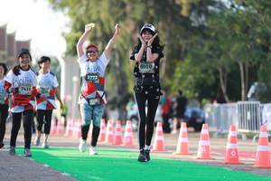 BIB: 6910, 3772, 7419
                            <button type="button" onclick="openModal(6504914)" class="btn btn-primary btn-sm float-right btn-popup" data-toggle="modal" data-target=".modal-high-quality">
                        <i class="fas fa-shopping-cart"></i> Add to Cart
                    </button>
                                            <button type="button" onclick="isThisMe(6504914, true)" class="btn btn-success btn-sm float-right btn-popup btn-isme hidden" data-toggle="tooltip" data-placement="bottom" title="นี่คือรูปของคุณใช่ไหม คลิกที่นี่เพื่อเอาเข้าอัลบั้ม">
                        <i class="fas fa-plus"></i> Add to album
                    </button>
                    <button type="button" onclick="isThisMe(6504914, false)" class="btn btn-warning btn-sm float-right btn-popup btn-isnotme hidden">
                        <i class="fas fa-ban"></i> Remove from album
                    </button>