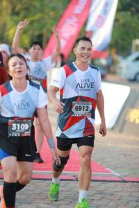 BIB: 6912, 3109
                            <button type="button" onclick="openModal(6500224)" class="btn btn-primary btn-sm float-right btn-popup" data-toggle="modal" data-target=".modal-high-quality">
                        <i class="fas fa-shopping-cart"></i> Add to Cart
                    </button>
                                            <button type="button" onclick="isThisMe(6500224, true)" class="btn btn-success btn-sm float-right btn-popup btn-isme hidden" data-toggle="tooltip" data-placement="bottom" title="นี่คือรูปของคุณใช่ไหม คลิกที่นี่เพื่อเอาเข้าอัลบั้ม">
                        <i class="fas fa-plus"></i> Add to album
                    </button>
                    <button type="button" onclick="isThisMe(6500224, false)" class="btn btn-warning btn-sm float-right btn-popup btn-isnotme hidden">
                        <i class="fas fa-ban"></i> Remove from album
                    </button>