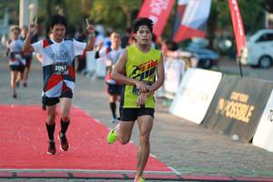 BIB: 2041
                            <button type="button" onclick="openModal(6493582)" class="btn btn-primary btn-sm float-right btn-popup" data-toggle="modal" data-target=".modal-high-quality">
                        <i class="fas fa-shopping-cart"></i> Add to Cart
                    </button>
                                            <button type="button" onclick="isThisMe(6493582, true)" class="btn btn-success btn-sm float-right btn-popup btn-isme hidden" data-toggle="tooltip" data-placement="bottom" title="นี่คือรูปของคุณใช่ไหม คลิกที่นี่เพื่อเอาเข้าอัลบั้ม">
                        <i class="fas fa-plus"></i> Add to album
                    </button>
                    <button type="button" onclick="isThisMe(6493582, false)" class="btn btn-warning btn-sm float-right btn-popup btn-isnotme hidden">
                        <i class="fas fa-ban"></i> Remove from album
                    </button>