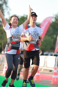 BIB: 7330, 065
                            <button type="button" onclick="openModal(6501391)" class="btn btn-primary btn-sm float-right btn-popup" data-toggle="modal" data-target=".modal-high-quality">
                        <i class="fas fa-shopping-cart"></i> Add to Cart
                    </button>
                                            <button type="button" onclick="isThisMe(6501391, true)" class="btn btn-success btn-sm float-right btn-popup btn-isme hidden" data-toggle="tooltip" data-placement="bottom" title="นี่คือรูปของคุณใช่ไหม คลิกที่นี่เพื่อเอาเข้าอัลบั้ม">
                        <i class="fas fa-plus"></i> Add to album
                    </button>
                    <button type="button" onclick="isThisMe(6501391, false)" class="btn btn-warning btn-sm float-right btn-popup btn-isnotme hidden">
                        <i class="fas fa-ban"></i> Remove from album
                    </button>