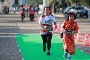 BIB: 526
                            <button type="button" onclick="openModal(6505326)" class="btn btn-primary btn-sm float-right btn-popup" data-toggle="modal" data-target=".modal-high-quality">
                        <i class="fas fa-shopping-cart"></i> Add to Cart
                    </button>
                                            <button type="button" onclick="isThisMe(6505326, true)" class="btn btn-success btn-sm float-right btn-popup btn-isme hidden" data-toggle="tooltip" data-placement="bottom" title="นี่คือรูปของคุณใช่ไหม คลิกที่นี่เพื่อเอาเข้าอัลบั้ม">
                        <i class="fas fa-plus"></i> Add to album
                    </button>
                    <button type="button" onclick="isThisMe(6505326, false)" class="btn btn-warning btn-sm float-right btn-popup btn-isnotme hidden">
                        <i class="fas fa-ban"></i> Remove from album
                    </button>