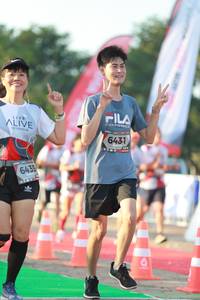 BIB: 6431, 6435
                            <button type="button" onclick="openModal(6502479)" class="btn btn-primary btn-sm float-right btn-popup" data-toggle="modal" data-target=".modal-high-quality">
                        <i class="fas fa-shopping-cart"></i> Add to Cart
                    </button>
                                            <button type="button" onclick="isThisMe(6502479, true)" class="btn btn-success btn-sm float-right btn-popup btn-isme hidden" data-toggle="tooltip" data-placement="bottom" title="นี่คือรูปของคุณใช่ไหม คลิกที่นี่เพื่อเอาเข้าอัลบั้ม">
                        <i class="fas fa-plus"></i> Add to album
                    </button>
                    <button type="button" onclick="isThisMe(6502479, false)" class="btn btn-warning btn-sm float-right btn-popup btn-isnotme hidden">
                        <i class="fas fa-ban"></i> Remove from album
                    </button>