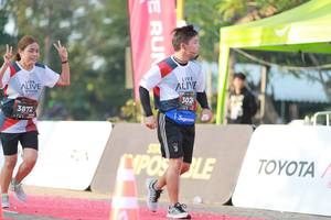 BIB: 302, 3872
                            <button type="button" onclick="openModal(6501591)" class="btn btn-primary btn-sm float-right btn-popup" data-toggle="modal" data-target=".modal-high-quality">
                        <i class="fas fa-shopping-cart"></i> Add to Cart
                    </button>
                                            <button type="button" onclick="isThisMe(6501591, true)" class="btn btn-success btn-sm float-right btn-popup btn-isme hidden" data-toggle="tooltip" data-placement="bottom" title="นี่คือรูปของคุณใช่ไหม คลิกที่นี่เพื่อเอาเข้าอัลบั้ม">
                        <i class="fas fa-plus"></i> Add to album
                    </button>
                    <button type="button" onclick="isThisMe(6501591, false)" class="btn btn-warning btn-sm float-right btn-popup btn-isnotme hidden">
                        <i class="fas fa-ban"></i> Remove from album
                    </button>