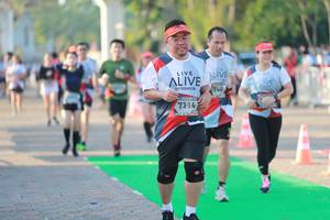 BIB: 746, 714
                            <button type="button" onclick="openModal(6502156)" class="btn btn-primary btn-sm float-right btn-popup" data-toggle="modal" data-target=".modal-high-quality">
                        <i class="fas fa-shopping-cart"></i> Add to Cart
                    </button>
                                            <button type="button" onclick="isThisMe(6502156, true)" class="btn btn-success btn-sm float-right btn-popup btn-isme hidden" data-toggle="tooltip" data-placement="bottom" title="นี่คือรูปของคุณใช่ไหม คลิกที่นี่เพื่อเอาเข้าอัลบั้ม">
                        <i class="fas fa-plus"></i> Add to album
                    </button>
                    <button type="button" onclick="isThisMe(6502156, false)" class="btn btn-warning btn-sm float-right btn-popup btn-isnotme hidden">
                        <i class="fas fa-ban"></i> Remove from album
                    </button>