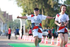 BIB: 7053
                            <button type="button" onclick="openModal(6503292)" class="btn btn-primary btn-sm float-right btn-popup" data-toggle="modal" data-target=".modal-high-quality">
                        <i class="fas fa-shopping-cart"></i> Add to Cart
                    </button>
                                            <button type="button" onclick="isThisMe(6503292, true)" class="btn btn-success btn-sm float-right btn-popup btn-isme hidden" data-toggle="tooltip" data-placement="bottom" title="นี่คือรูปของคุณใช่ไหม คลิกที่นี่เพื่อเอาเข้าอัลบั้ม">
                        <i class="fas fa-plus"></i> Add to album
                    </button>
                    <button type="button" onclick="isThisMe(6503292, false)" class="btn btn-warning btn-sm float-right btn-popup btn-isnotme hidden">
                        <i class="fas fa-ban"></i> Remove from album
                    </button>