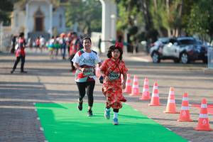 BIB: 526, 6439
                            <button type="button" onclick="openModal(6505306)" class="btn btn-primary btn-sm float-right btn-popup" data-toggle="modal" data-target=".modal-high-quality">
                        <i class="fas fa-shopping-cart"></i> Add to Cart
                    </button>
                                            <button type="button" onclick="isThisMe(6505306, true)" class="btn btn-success btn-sm float-right btn-popup btn-isme hidden" data-toggle="tooltip" data-placement="bottom" title="นี่คือรูปของคุณใช่ไหม คลิกที่นี่เพื่อเอาเข้าอัลบั้ม">
                        <i class="fas fa-plus"></i> Add to album
                    </button>
                    <button type="button" onclick="isThisMe(6505306, false)" class="btn btn-warning btn-sm float-right btn-popup btn-isnotme hidden">
                        <i class="fas fa-ban"></i> Remove from album
                    </button>