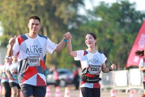 BIB: 7091, 7261
                            <button type="button" onclick="openModal(6502271)" class="btn btn-primary btn-sm float-right btn-popup" data-toggle="modal" data-target=".modal-high-quality">
                        <i class="fas fa-shopping-cart"></i> Add to Cart
                    </button>
                                            <button type="button" onclick="isThisMe(6502271, true)" class="btn btn-success btn-sm float-right btn-popup btn-isme hidden" data-toggle="tooltip" data-placement="bottom" title="นี่คือรูปของคุณใช่ไหม คลิกที่นี่เพื่อเอาเข้าอัลบั้ม">
                        <i class="fas fa-plus"></i> Add to album
                    </button>
                    <button type="button" onclick="isThisMe(6502271, false)" class="btn btn-warning btn-sm float-right btn-popup btn-isnotme hidden">
                        <i class="fas fa-ban"></i> Remove from album
                    </button>