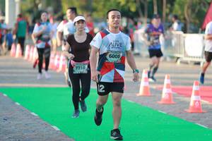 BIB: 6008, 7718
                            <button type="button" onclick="openModal(6500529)" class="btn btn-primary btn-sm float-right btn-popup" data-toggle="modal" data-target=".modal-high-quality">
                        <i class="fas fa-shopping-cart"></i> Add to Cart
                    </button>
                                            <button type="button" onclick="isThisMe(6500529, true)" class="btn btn-success btn-sm float-right btn-popup btn-isme hidden" data-toggle="tooltip" data-placement="bottom" title="นี่คือรูปของคุณใช่ไหม คลิกที่นี่เพื่อเอาเข้าอัลบั้ม">
                        <i class="fas fa-plus"></i> Add to album
                    </button>
                    <button type="button" onclick="isThisMe(6500529, false)" class="btn btn-warning btn-sm float-right btn-popup btn-isnotme hidden">
                        <i class="fas fa-ban"></i> Remove from album
                    </button>