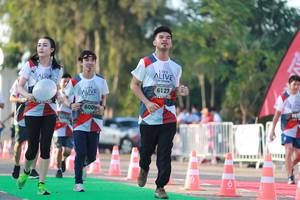 BIB: 6127, 6009
                            <button type="button" onclick="openModal(6501669)" class="btn btn-primary btn-sm float-right btn-popup" data-toggle="modal" data-target=".modal-high-quality">
                        <i class="fas fa-shopping-cart"></i> Add to Cart
                    </button>
                                            <button type="button" onclick="isThisMe(6501669, true)" class="btn btn-success btn-sm float-right btn-popup btn-isme hidden" data-toggle="tooltip" data-placement="bottom" title="นี่คือรูปของคุณใช่ไหม คลิกที่นี่เพื่อเอาเข้าอัลบั้ม">
                        <i class="fas fa-plus"></i> Add to album
                    </button>
                    <button type="button" onclick="isThisMe(6501669, false)" class="btn btn-warning btn-sm float-right btn-popup btn-isnotme hidden">
                        <i class="fas fa-ban"></i> Remove from album
                    </button>