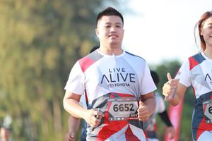 BIB: 6652
                            <button type="button" onclick="openModal(6503881)" class="btn btn-primary btn-sm float-right btn-popup" data-toggle="modal" data-target=".modal-high-quality">
                        <i class="fas fa-shopping-cart"></i> Add to Cart
                    </button>
                                            <button type="button" onclick="isThisMe(6503881, true)" class="btn btn-success btn-sm float-right btn-popup btn-isme hidden" data-toggle="tooltip" data-placement="bottom" title="นี่คือรูปของคุณใช่ไหม คลิกที่นี่เพื่อเอาเข้าอัลบั้ม">
                        <i class="fas fa-plus"></i> Add to album
                    </button>
                    <button type="button" onclick="isThisMe(6503881, false)" class="btn btn-warning btn-sm float-right btn-popup btn-isnotme hidden">
                        <i class="fas fa-ban"></i> Remove from album
                    </button>