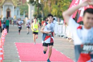 BIB: 929
                            <button type="button" onclick="openModal(6493433)" class="btn btn-primary btn-sm float-right btn-popup" data-toggle="modal" data-target=".modal-high-quality">
                        <i class="fas fa-shopping-cart"></i> Add to Cart
                    </button>
                                            <button type="button" onclick="isThisMe(6493433, true)" class="btn btn-success btn-sm float-right btn-popup btn-isme hidden" data-toggle="tooltip" data-placement="bottom" title="นี่คือรูปของคุณใช่ไหม คลิกที่นี่เพื่อเอาเข้าอัลบั้ม">
                        <i class="fas fa-plus"></i> Add to album
                    </button>
                    <button type="button" onclick="isThisMe(6493433, false)" class="btn btn-warning btn-sm float-right btn-popup btn-isnotme hidden">
                        <i class="fas fa-ban"></i> Remove from album
                    </button>