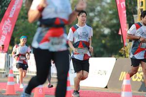 BIB: 370, 3068
                            <button type="button" onclick="openModal(6501113)" class="btn btn-primary btn-sm float-right btn-popup" data-toggle="modal" data-target=".modal-high-quality">
                        <i class="fas fa-shopping-cart"></i> Add to Cart
                    </button>
                                            <button type="button" onclick="isThisMe(6501113, true)" class="btn btn-success btn-sm float-right btn-popup btn-isme hidden" data-toggle="tooltip" data-placement="bottom" title="นี่คือรูปของคุณใช่ไหม คลิกที่นี่เพื่อเอาเข้าอัลบั้ม">
                        <i class="fas fa-plus"></i> Add to album
                    </button>
                    <button type="button" onclick="isThisMe(6501113, false)" class="btn btn-warning btn-sm float-right btn-popup btn-isnotme hidden">
                        <i class="fas fa-ban"></i> Remove from album
                    </button>