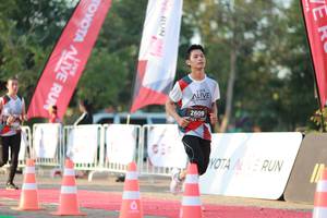 BIB: 2609
                            <button type="button" onclick="openModal(6501044)" class="btn btn-primary btn-sm float-right btn-popup" data-toggle="modal" data-target=".modal-high-quality">
                        <i class="fas fa-shopping-cart"></i> Add to Cart
                    </button>
                                            <button type="button" onclick="isThisMe(6501044, true)" class="btn btn-success btn-sm float-right btn-popup btn-isme hidden" data-toggle="tooltip" data-placement="bottom" title="นี่คือรูปของคุณใช่ไหม คลิกที่นี่เพื่อเอาเข้าอัลบั้ม">
                        <i class="fas fa-plus"></i> Add to album
                    </button>
                    <button type="button" onclick="isThisMe(6501044, false)" class="btn btn-warning btn-sm float-right btn-popup btn-isnotme hidden">
                        <i class="fas fa-ban"></i> Remove from album
                    </button>