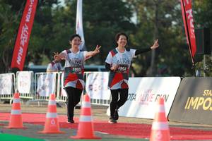 BIB: 3902, 3903
                            <button type="button" onclick="openModal(6504154)" class="btn btn-primary btn-sm float-right btn-popup" data-toggle="modal" data-target=".modal-high-quality">
                        <i class="fas fa-shopping-cart"></i> Add to Cart
                    </button>
                                            <button type="button" onclick="isThisMe(6504154, true)" class="btn btn-success btn-sm float-right btn-popup btn-isme hidden" data-toggle="tooltip" data-placement="bottom" title="นี่คือรูปของคุณใช่ไหม คลิกที่นี่เพื่อเอาเข้าอัลบั้ม">
                        <i class="fas fa-plus"></i> Add to album
                    </button>
                    <button type="button" onclick="isThisMe(6504154, false)" class="btn btn-warning btn-sm float-right btn-popup btn-isnotme hidden">
                        <i class="fas fa-ban"></i> Remove from album
                    </button>