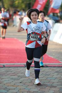 BIB: 6352
                            <button type="button" onclick="openModal(6500432)" class="btn btn-primary btn-sm float-right btn-popup" data-toggle="modal" data-target=".modal-high-quality">
                        <i class="fas fa-shopping-cart"></i> Add to Cart
                    </button>
                                            <button type="button" onclick="isThisMe(6500432, true)" class="btn btn-success btn-sm float-right btn-popup btn-isme hidden" data-toggle="tooltip" data-placement="bottom" title="นี่คือรูปของคุณใช่ไหม คลิกที่นี่เพื่อเอาเข้าอัลบั้ม">
                        <i class="fas fa-plus"></i> Add to album
                    </button>
                    <button type="button" onclick="isThisMe(6500432, false)" class="btn btn-warning btn-sm float-right btn-popup btn-isnotme hidden">
                        <i class="fas fa-ban"></i> Remove from album
                    </button>