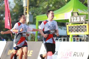 BIB: 128, 3022, 295
                            <button type="button" onclick="openModal(6504270)" class="btn btn-primary btn-sm float-right btn-popup" data-toggle="modal" data-target=".modal-high-quality">
                        <i class="fas fa-shopping-cart"></i> Add to Cart
                    </button>
                                            <button type="button" onclick="isThisMe(6504270, true)" class="btn btn-success btn-sm float-right btn-popup btn-isme hidden" data-toggle="tooltip" data-placement="bottom" title="นี่คือรูปของคุณใช่ไหม คลิกที่นี่เพื่อเอาเข้าอัลบั้ม">
                        <i class="fas fa-plus"></i> Add to album
                    </button>
                    <button type="button" onclick="isThisMe(6504270, false)" class="btn btn-warning btn-sm float-right btn-popup btn-isnotme hidden">
                        <i class="fas fa-ban"></i> Remove from album
                    </button>