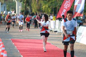 BIB: 2101, 919
                            <button type="button" onclick="openModal(6500207)" class="btn btn-primary btn-sm float-right btn-popup" data-toggle="modal" data-target=".modal-high-quality">
                        <i class="fas fa-shopping-cart"></i> Add to Cart
                    </button>
                                            <button type="button" onclick="isThisMe(6500207, true)" class="btn btn-success btn-sm float-right btn-popup btn-isme hidden" data-toggle="tooltip" data-placement="bottom" title="นี่คือรูปของคุณใช่ไหม คลิกที่นี่เพื่อเอาเข้าอัลบั้ม">
                        <i class="fas fa-plus"></i> Add to album
                    </button>
                    <button type="button" onclick="isThisMe(6500207, false)" class="btn btn-warning btn-sm float-right btn-popup btn-isnotme hidden">
                        <i class="fas fa-ban"></i> Remove from album
                    </button>