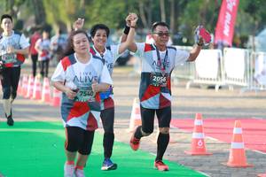 BIB: 6212, 2056, 7540, 
                            <button type="button" onclick="openModal(6502866)" class="btn btn-primary btn-sm float-right btn-popup" data-toggle="modal" data-target=".modal-high-quality">
                        <i class="fas fa-shopping-cart"></i> Add to Cart
                    </button>
                                            <button type="button" onclick="isThisMe(6502866, true)" class="btn btn-success btn-sm float-right btn-popup btn-isme hidden" data-toggle="tooltip" data-placement="bottom" title="นี่คือรูปของคุณใช่ไหม คลิกที่นี่เพื่อเอาเข้าอัลบั้ม">
                        <i class="fas fa-plus"></i> Add to album
                    </button>
                    <button type="button" onclick="isThisMe(6502866, false)" class="btn btn-warning btn-sm float-right btn-popup btn-isnotme hidden">
                        <i class="fas fa-ban"></i> Remove from album
                    </button>