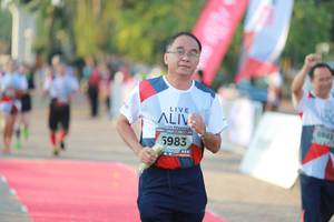 BIB: 5983
                            <button type="button" onclick="openModal(6500187)" class="btn btn-primary btn-sm float-right btn-popup" data-toggle="modal" data-target=".modal-high-quality">
                        <i class="fas fa-shopping-cart"></i> Add to Cart
                    </button>
                                            <button type="button" onclick="isThisMe(6500187, true)" class="btn btn-success btn-sm float-right btn-popup btn-isme hidden" data-toggle="tooltip" data-placement="bottom" title="นี่คือรูปของคุณใช่ไหม คลิกที่นี่เพื่อเอาเข้าอัลบั้ม">
                        <i class="fas fa-plus"></i> Add to album
                    </button>
                    <button type="button" onclick="isThisMe(6500187, false)" class="btn btn-warning btn-sm float-right btn-popup btn-isnotme hidden">
                        <i class="fas fa-ban"></i> Remove from album
                    </button>