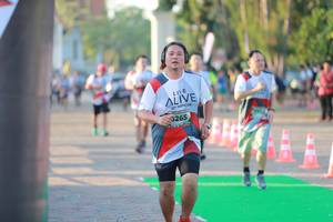 BIB: 5265
                            <button type="button" onclick="openModal(6500514)" class="btn btn-primary btn-sm float-right btn-popup" data-toggle="modal" data-target=".modal-high-quality">
                        <i class="fas fa-shopping-cart"></i> Add to Cart
                    </button>
                                            <button type="button" onclick="isThisMe(6500514, true)" class="btn btn-success btn-sm float-right btn-popup btn-isme hidden" data-toggle="tooltip" data-placement="bottom" title="นี่คือรูปของคุณใช่ไหม คลิกที่นี่เพื่อเอาเข้าอัลบั้ม">
                        <i class="fas fa-plus"></i> Add to album
                    </button>
                    <button type="button" onclick="isThisMe(6500514, false)" class="btn btn-warning btn-sm float-right btn-popup btn-isnotme hidden">
                        <i class="fas fa-ban"></i> Remove from album
                    </button>