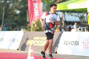 BIB: 287
                            <button type="button" onclick="openModal(6502344)" class="btn btn-primary btn-sm float-right btn-popup" data-toggle="modal" data-target=".modal-high-quality">
                        <i class="fas fa-shopping-cart"></i> Add to Cart
                    </button>
                                            <button type="button" onclick="isThisMe(6502344, true)" class="btn btn-success btn-sm float-right btn-popup btn-isme hidden" data-toggle="tooltip" data-placement="bottom" title="นี่คือรูปของคุณใช่ไหม คลิกที่นี่เพื่อเอาเข้าอัลบั้ม">
                        <i class="fas fa-plus"></i> Add to album
                    </button>
                    <button type="button" onclick="isThisMe(6502344, false)" class="btn btn-warning btn-sm float-right btn-popup btn-isnotme hidden">
                        <i class="fas fa-ban"></i> Remove from album
                    </button>