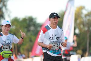 BIB: 210, 6371
                            <button type="button" onclick="openModal(6501288)" class="btn btn-primary btn-sm float-right btn-popup" data-toggle="modal" data-target=".modal-high-quality">
                        <i class="fas fa-shopping-cart"></i> Add to Cart
                    </button>
                                            <button type="button" onclick="isThisMe(6501288, true)" class="btn btn-success btn-sm float-right btn-popup btn-isme hidden" data-toggle="tooltip" data-placement="bottom" title="นี่คือรูปของคุณใช่ไหม คลิกที่นี่เพื่อเอาเข้าอัลบั้ม">
                        <i class="fas fa-plus"></i> Add to album
                    </button>
                    <button type="button" onclick="isThisMe(6501288, false)" class="btn btn-warning btn-sm float-right btn-popup btn-isnotme hidden">
                        <i class="fas fa-ban"></i> Remove from album
                    </button>