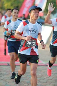 BIB: 2012, 128
                            <button type="button" onclick="openModal(6500116)" class="btn btn-primary btn-sm float-right btn-popup" data-toggle="modal" data-target=".modal-high-quality">
                        <i class="fas fa-shopping-cart"></i> Add to Cart
                    </button>
                                            <button type="button" onclick="isThisMe(6500116, true)" class="btn btn-success btn-sm float-right btn-popup btn-isme hidden" data-toggle="tooltip" data-placement="bottom" title="นี่คือรูปของคุณใช่ไหม คลิกที่นี่เพื่อเอาเข้าอัลบั้ม">
                        <i class="fas fa-plus"></i> Add to album
                    </button>
                    <button type="button" onclick="isThisMe(6500116, false)" class="btn btn-warning btn-sm float-right btn-popup btn-isnotme hidden">
                        <i class="fas fa-ban"></i> Remove from album
                    </button>