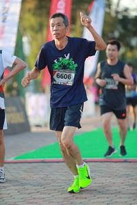 BIB: 6606
                            <button type="button" onclick="openModal(6499828)" class="btn btn-primary btn-sm float-right btn-popup" data-toggle="modal" data-target=".modal-high-quality">
                        <i class="fas fa-shopping-cart"></i> Add to Cart
                    </button>
                                            <button type="button" onclick="isThisMe(6499828, true)" class="btn btn-success btn-sm float-right btn-popup btn-isme hidden" data-toggle="tooltip" data-placement="bottom" title="นี่คือรูปของคุณใช่ไหม คลิกที่นี่เพื่อเอาเข้าอัลบั้ม">
                        <i class="fas fa-plus"></i> Add to album
                    </button>
                    <button type="button" onclick="isThisMe(6499828, false)" class="btn btn-warning btn-sm float-right btn-popup btn-isnotme hidden">
                        <i class="fas fa-ban"></i> Remove from album
                    </button>